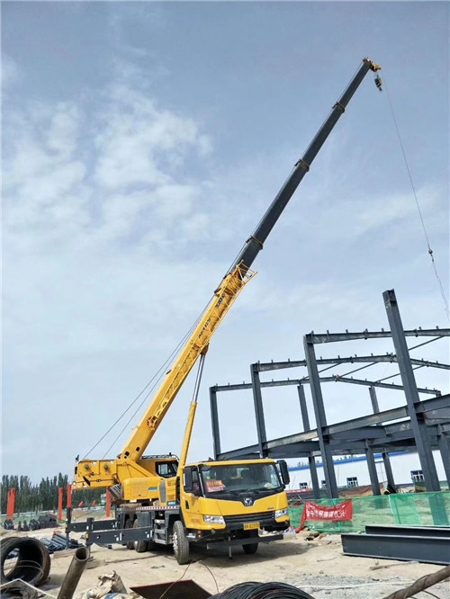 京口区超高层建筑钢结构吊装案例
